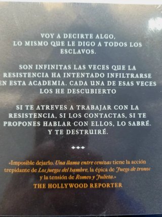 Una llama entre cenizas / An Ember in the Ashes