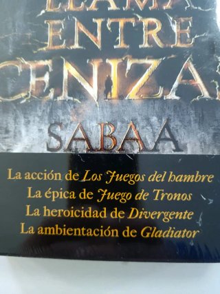Una llama entre cenizas / An Ember in the Ashes