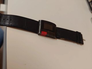 Reloj DKNY Negro y Rojo