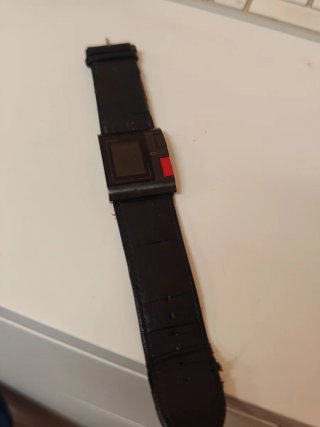 Reloj DKNY Negro y Rojo