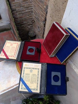 Estuches Monedas Canada con certificado ambos