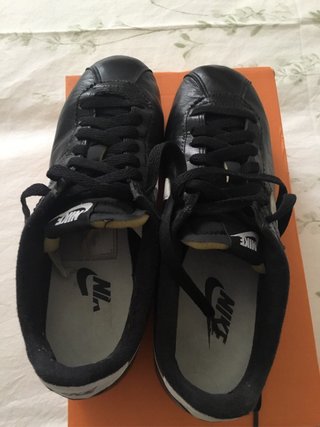 Nike Cortez Zapatillas Negras y Blancas