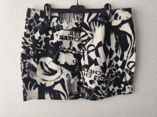 Falda estampada blanco y negro