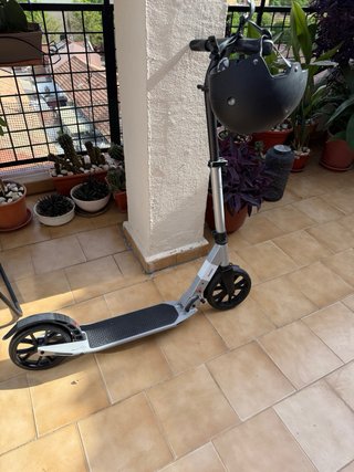 Patinete  gris