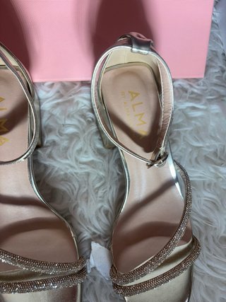Sandalias Alma en Pena Doradas Brillantes