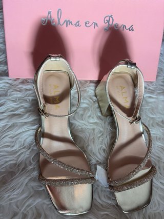 Sandalias Alma en Pena Doradas Brillantes