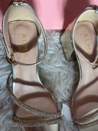 Sandalias Alma en Pena Doradas Brillantes