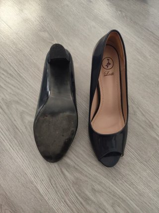 Zapatos de charol azul marino Laik