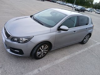 Peugeot 308, año 2019, 115km