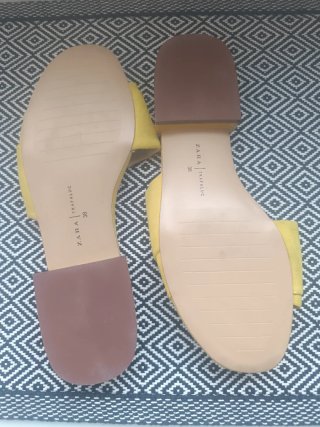 Sandalias Zara Piel Amarillas Planas