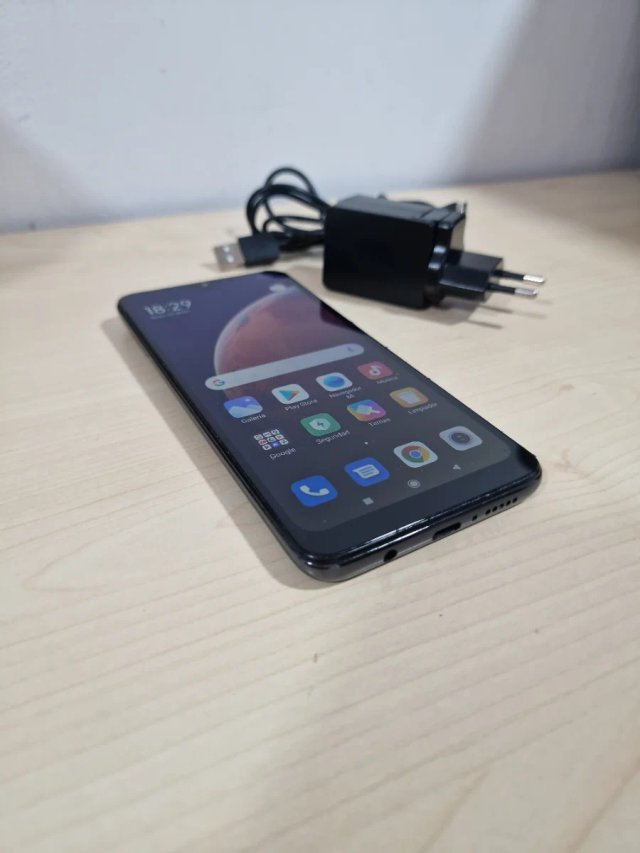 Teléfono Redmi Negro