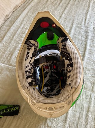 Casco Scorpion Verde y Negro