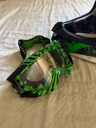 Casco Scorpion Verde y Negro