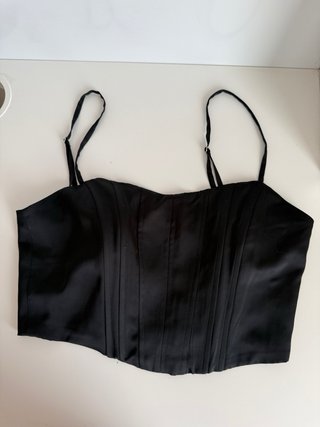 Top Corsé Bershka Satén Negro Talla M