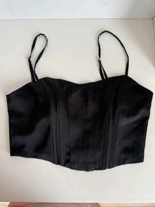 Top Corsé Bershka Satén Negro Talla M