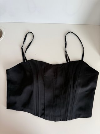 Top Corsé Bershka Satén Negro Talla M
