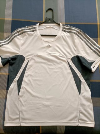 Camiseta Adidas Blanca y Negra talla L