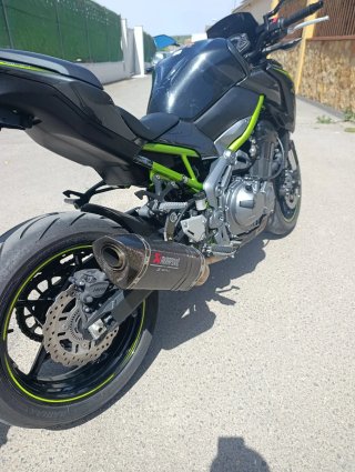 Kawasaki Z900 Negra/Verde Full