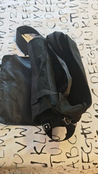 Bolso estilo militar negra