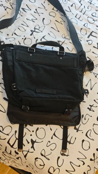 Bolso estilo militar negra