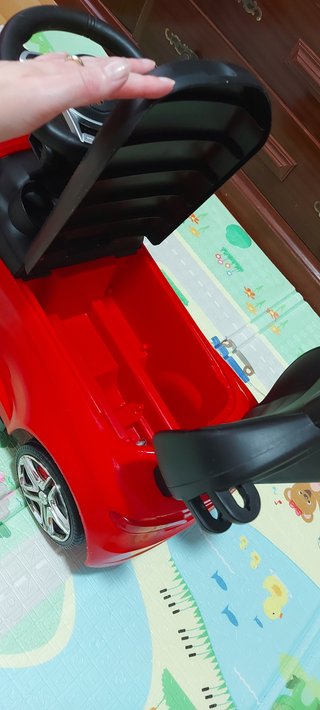 Coche infantil rojo Mercedes