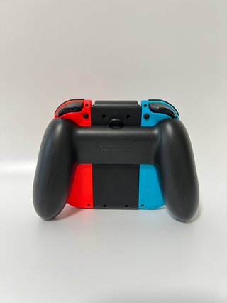Console Nintendo Switch Completa di tutto