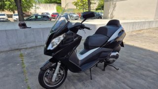 Peugeot Satelis 400 año 2008  Scooter Negra.