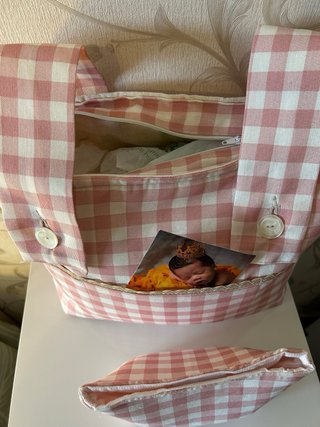 Bolso y neceser bebé cuadros rosa
