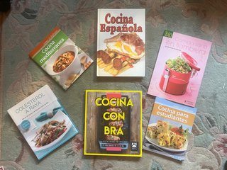 Libros varios de cocina.