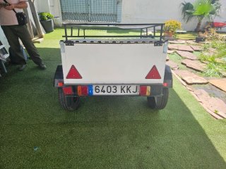 Remolque portaequipajes con baca