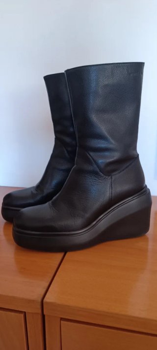 Botines de piel negros con cuña