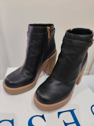 Botines Guess Tacón Plataforma Negro Dorado