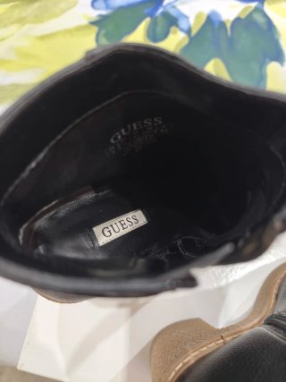 Botines Guess Tacón Plataforma Negro Dorado