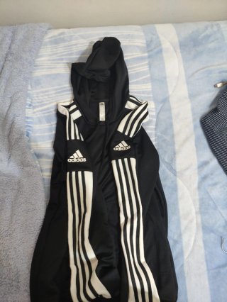 Sudadera Adidas Negra con Rayas Blancas