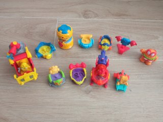 Superthings Lote de Figuras y Playsets