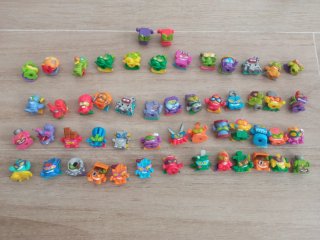 Superthings Lote de Figuras y Playsets