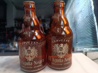2 Bottiglie di Birra El Águila Negra Antiche