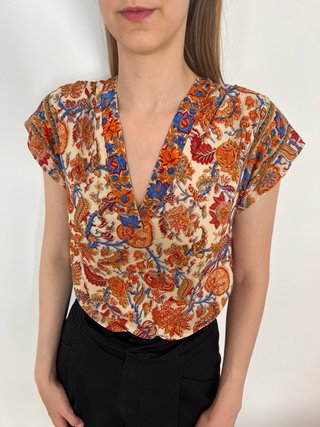 Blusa seda cuello pico estampada