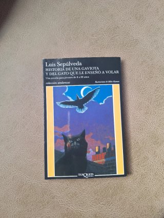 Historia de una gaviota y del gato que le ensen...