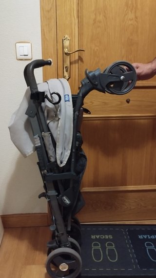 Passeggino Chicco grigio