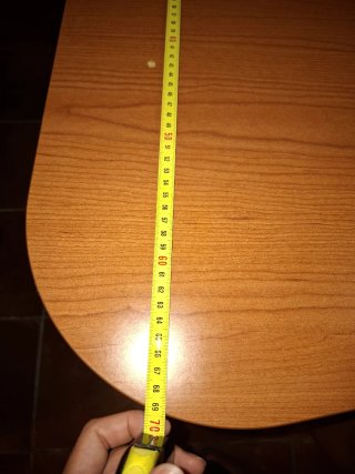 Escritorio 2.10x0.5m con baúl 1x0.8m