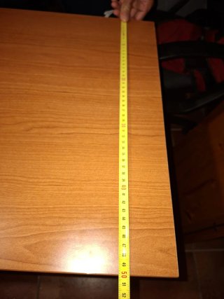 Escritorio 2.10x0.5m con baúl 1x0.8m