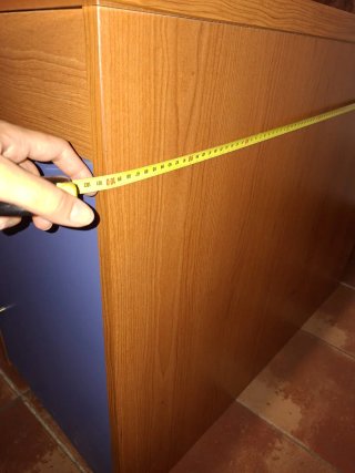Escritorio 2.10x0.5m con baúl 1x0.8m