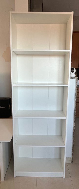Estantería blanca de madera