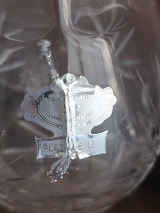 Licorera de cristal y plata