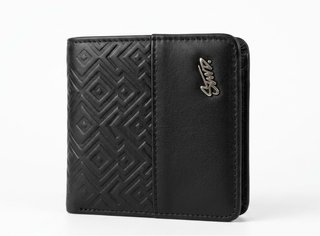 Cartera Bershka negra con diseño