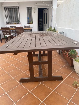 Mesa de exterior de madera