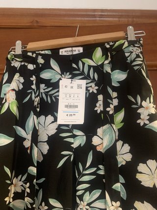 Pantalón ancho estampado floral Pull&Bear