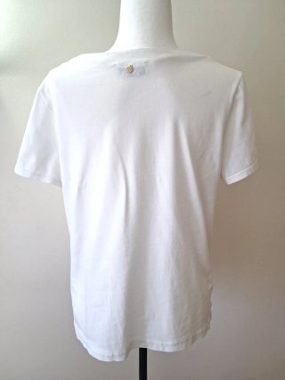 Camiseta Lola Casademunt con tachuelas doradas