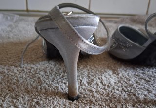 Zapatos de fiesta plateados con pedrería Talla 37